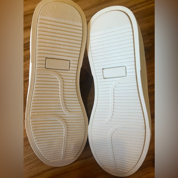 Journee Collection Jennings Pastel Shoe NIB - Picture 3 of 6